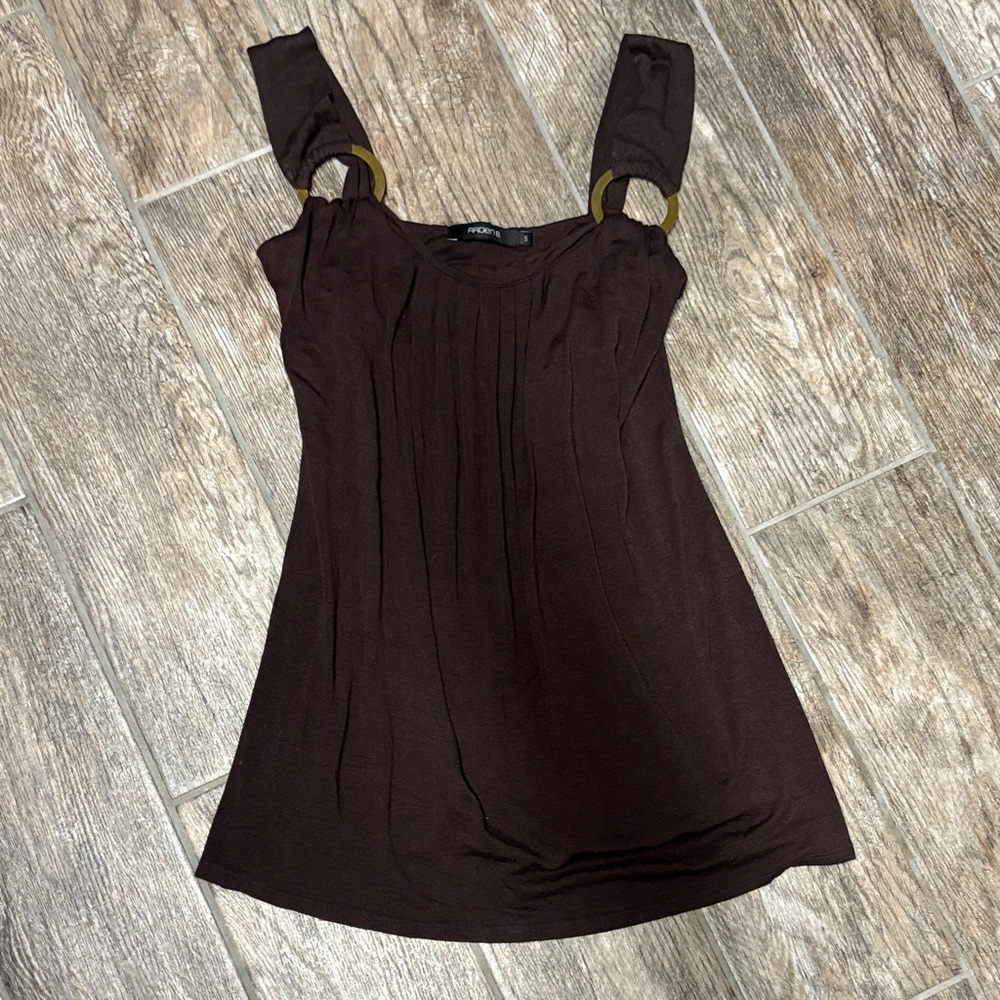 Arden B brown tank w/ gold rings size small